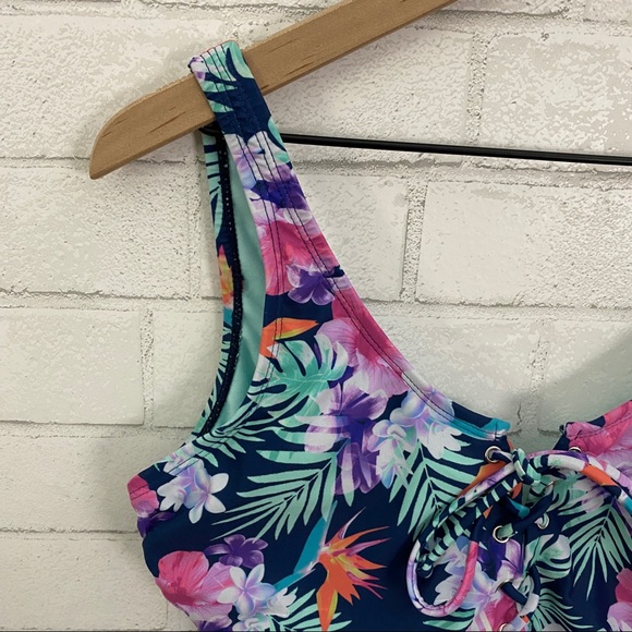 CALIFORNIA Sunshine One Piece Lace Up Swim Suit - Picture 4 of 10